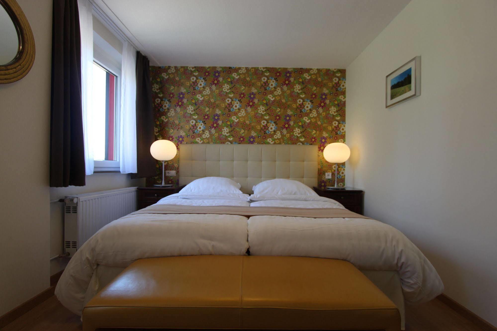 Boutique Hotel Restaurant Hollerather Hof Hellenthal Exterior photo